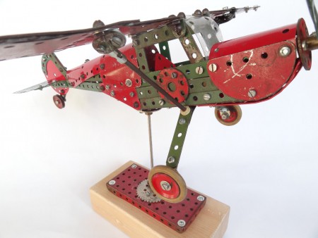 Via tandwielen worden de achterwielen aangedreven. 